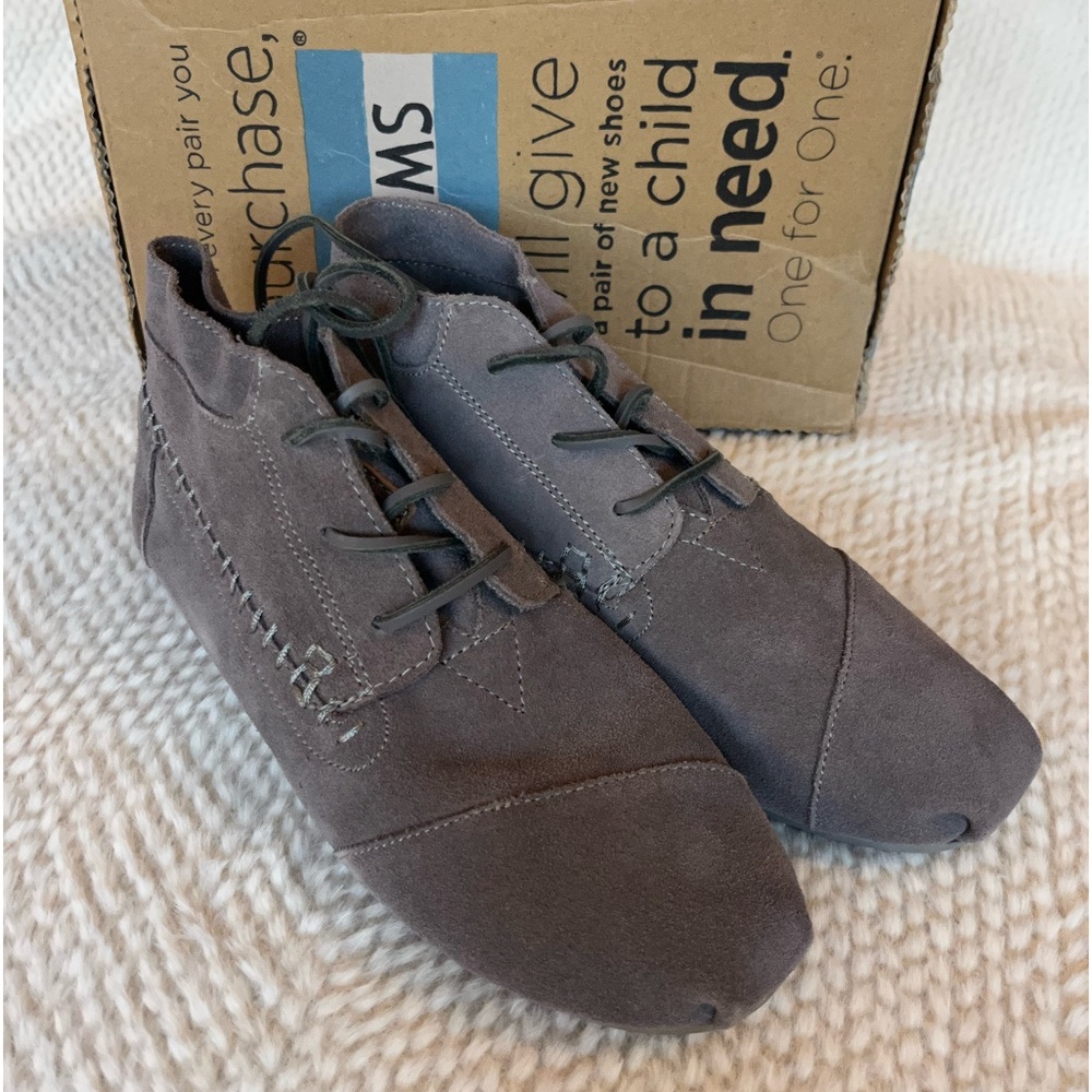 TOM'S GRAY SUEDE TRIBAL BOOTS WOMEN'S